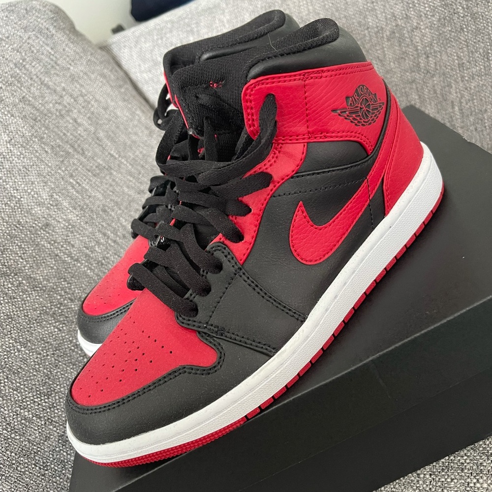 Air Jordan 1 mid